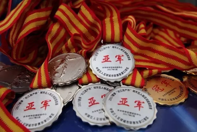 拜仁慕尼黑：因装备迟到遭罚8万欧元，背后暗藏的战术思考